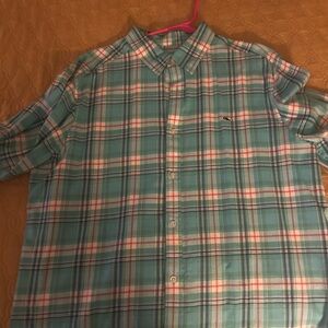 Men's Plaid Shirt Vineyard Vines long sleeve button up

Size XL